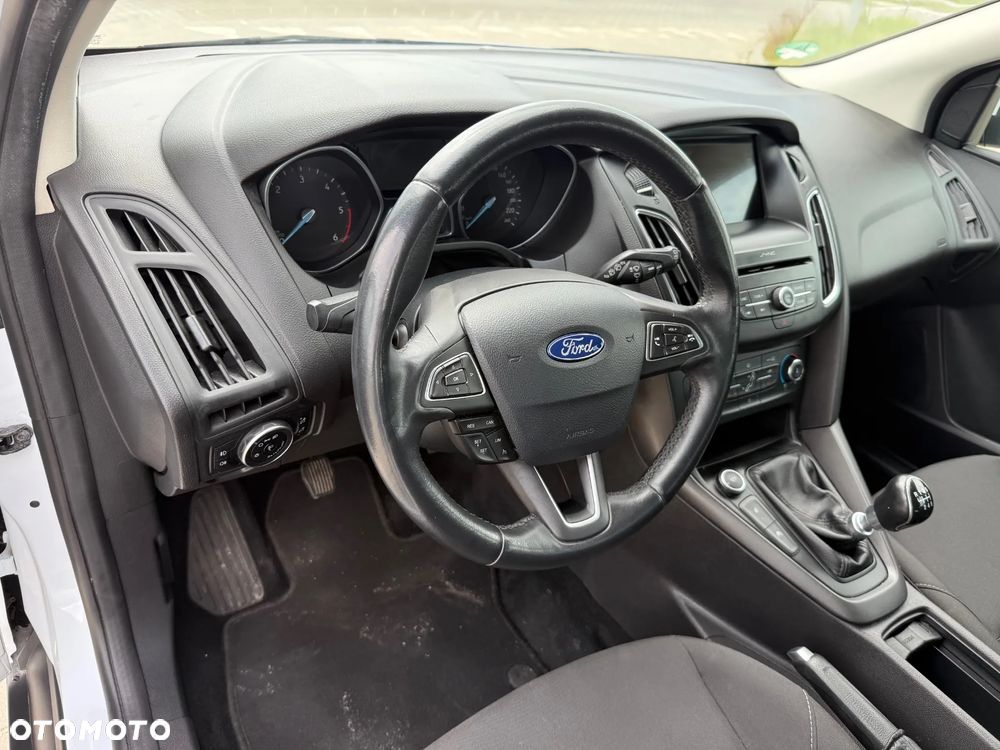 Ford Focus 1.5 TDCi DPF Start-Stopp-System Ambiente - 12