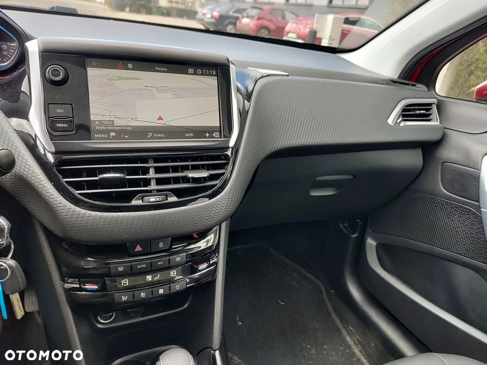 Peugeot 2008 1.2 Pure Tech Allure S&S EAT6 - 12