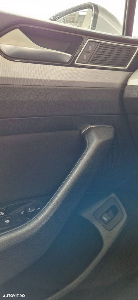 Volkswagen Passat 2.0 TDI DSG Comfortline - 10