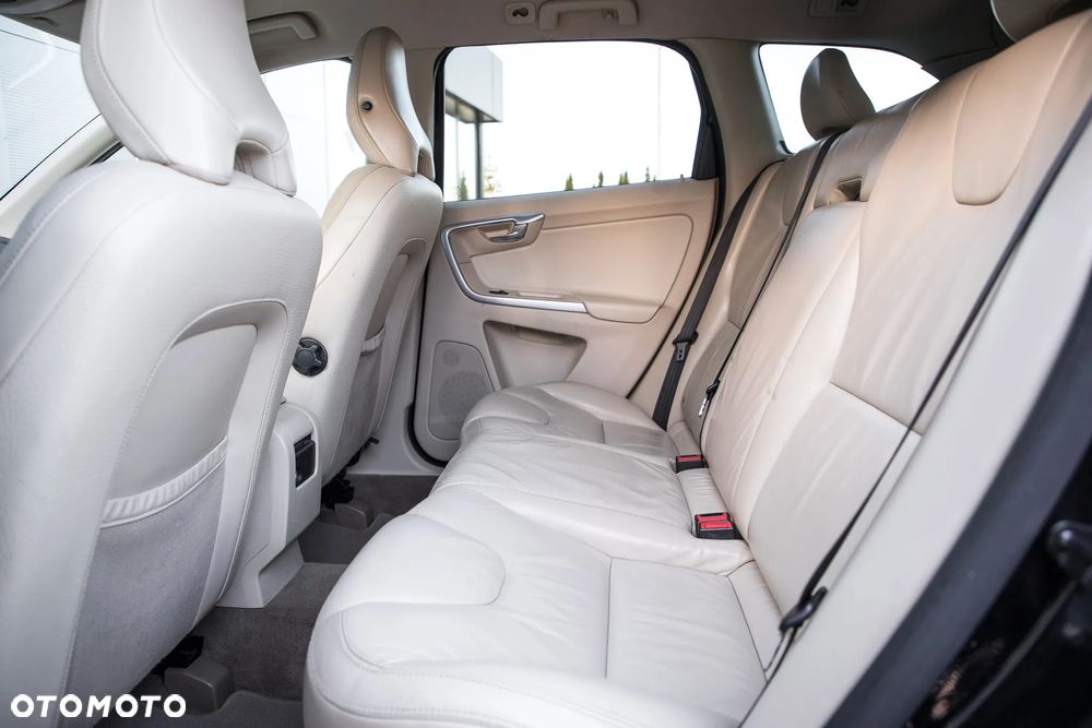 Volvo XC 60 D5 AWD Summum - 20
