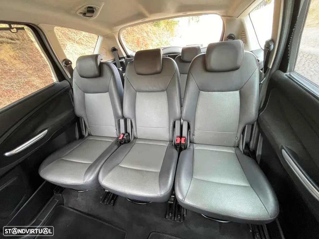 Ford S-Max 1.8 TDCi Titanium 7L - 38