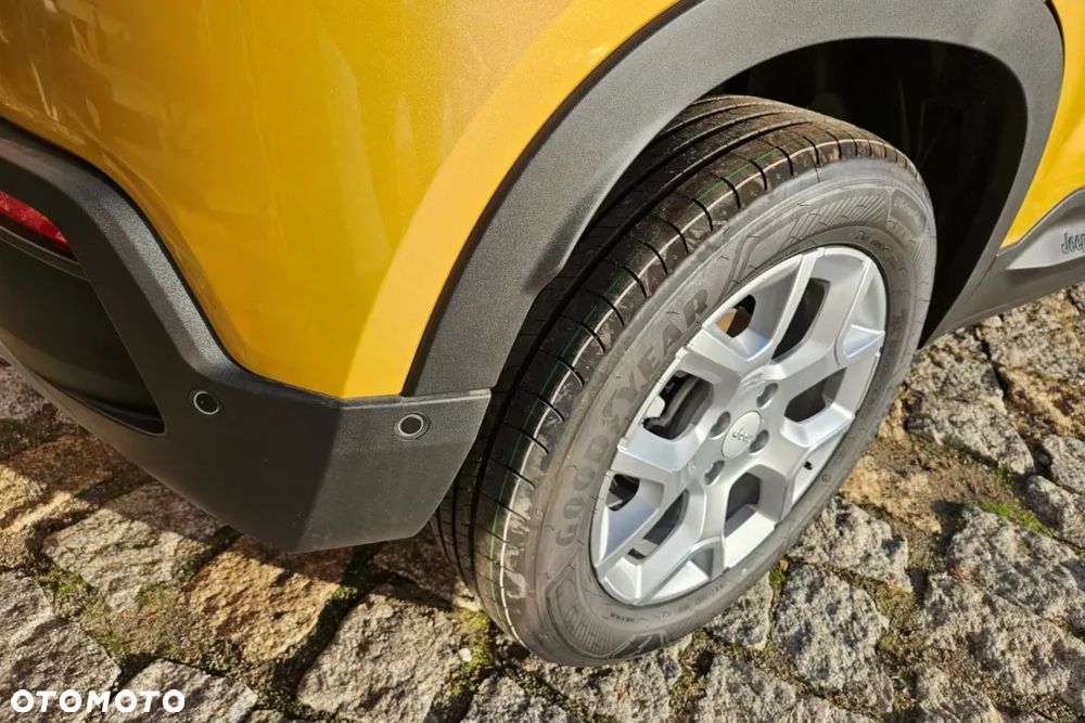 Jeep Avenger 1.2 T3 mHEV Altitude FWD eDCT6 - 11