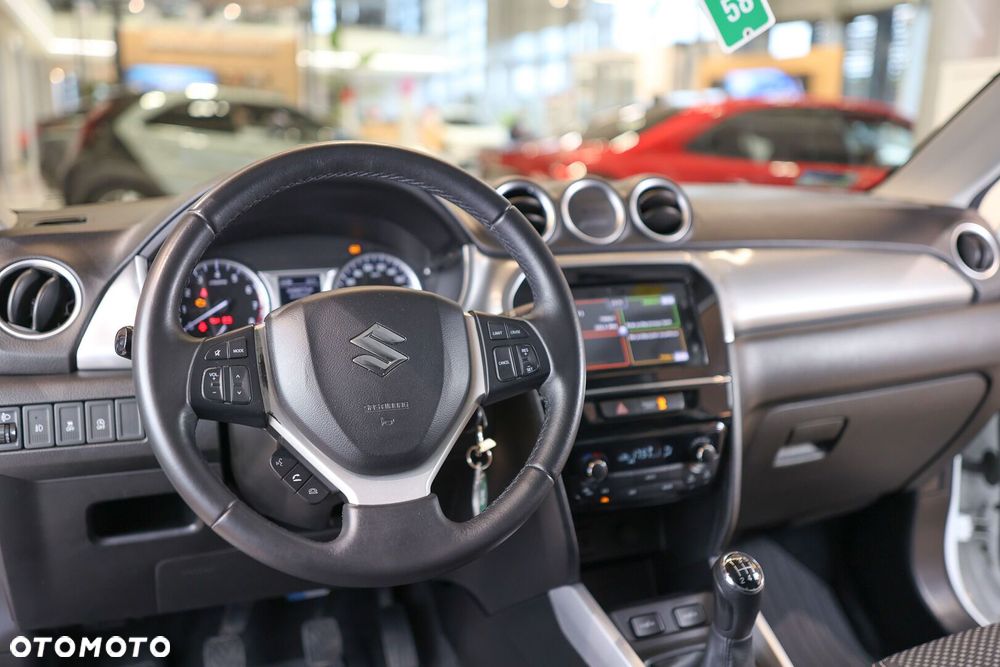 Suzuki Vitara 1.6 Comfort 2WD - 27