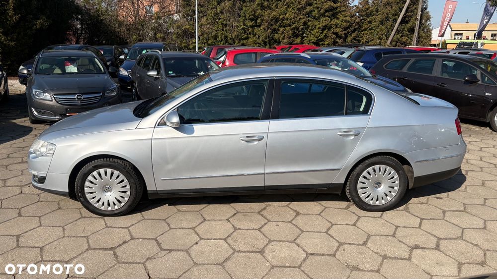 Volkswagen Passat 1.6 FSI Comfortline - 8