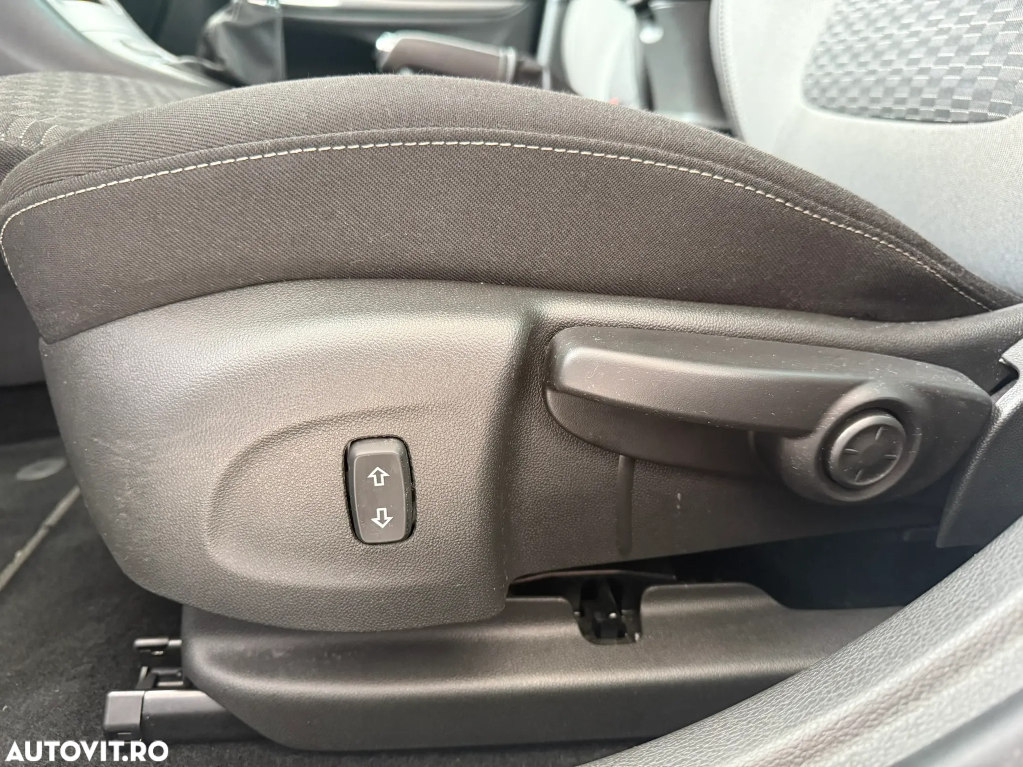 Opel Astra 1.5 Start/Stop 2020 - 23