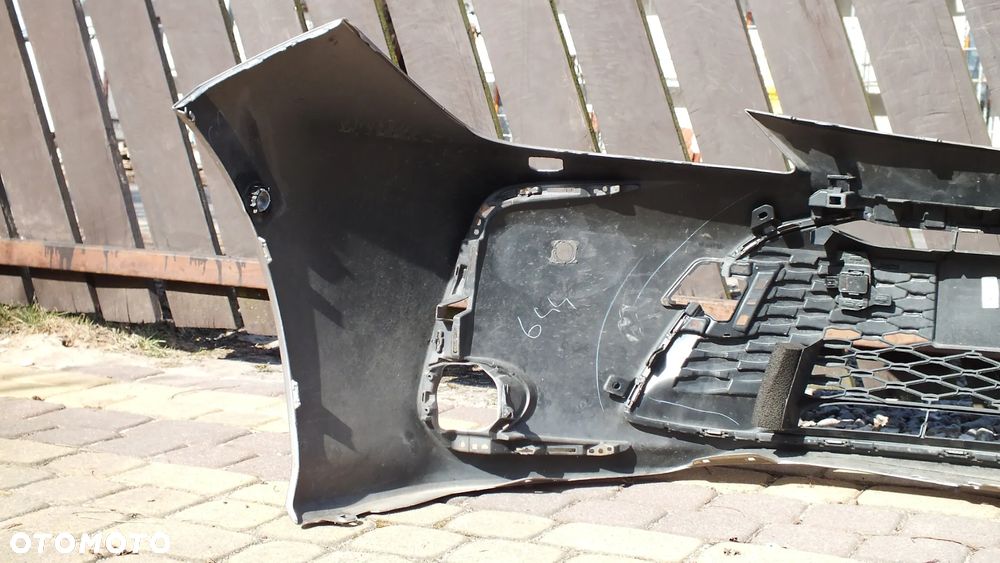 Zderzak przedni Toyota Corolla E21 sedan - 9