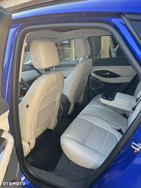 Jaguar E-Pace 2.0 P200 mHEV AWD R-Dynamic - 9