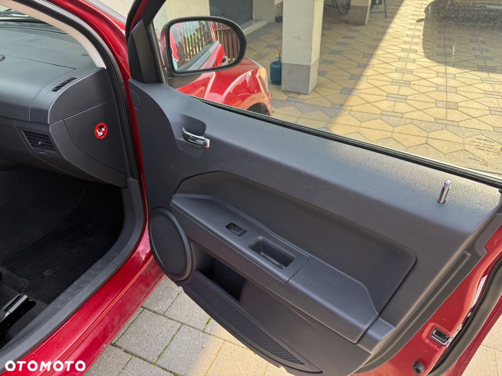 Dodge Caliber - 6