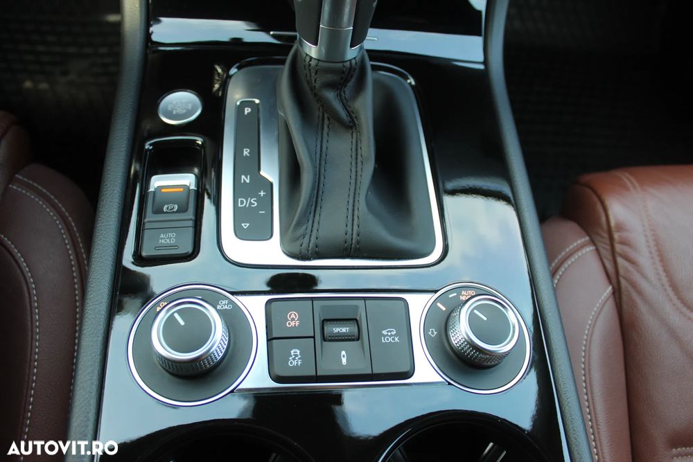 Volkswagen Touareg 3.0 V6 TDI BMT - 23