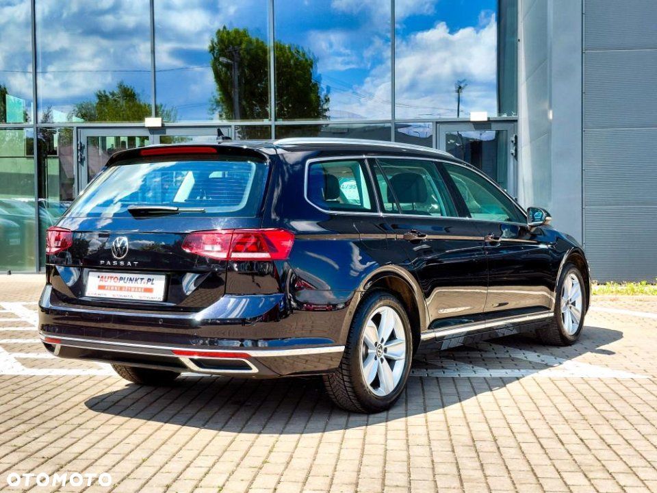 Volkswagen Passat - 4