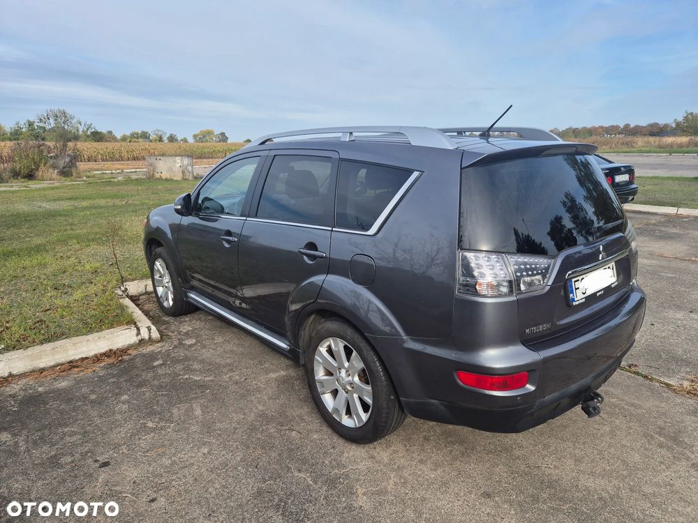 Mitsubishi Outlander - 3