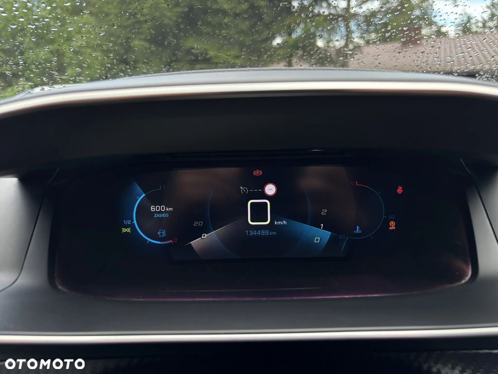 Peugeot 2008 BlueHDi 100 STOP & START Allure - 12