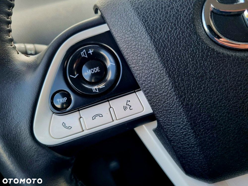 Toyota Prius 1.8 Hybrid Premium - 16