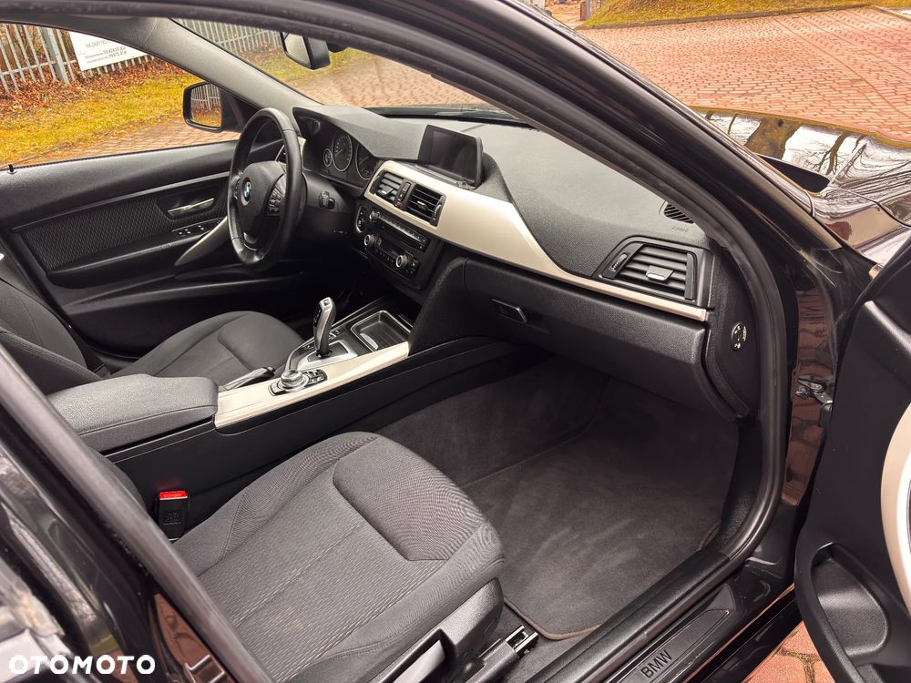 BMW Seria 3 320d Efficient Dynamics Edition - 19
