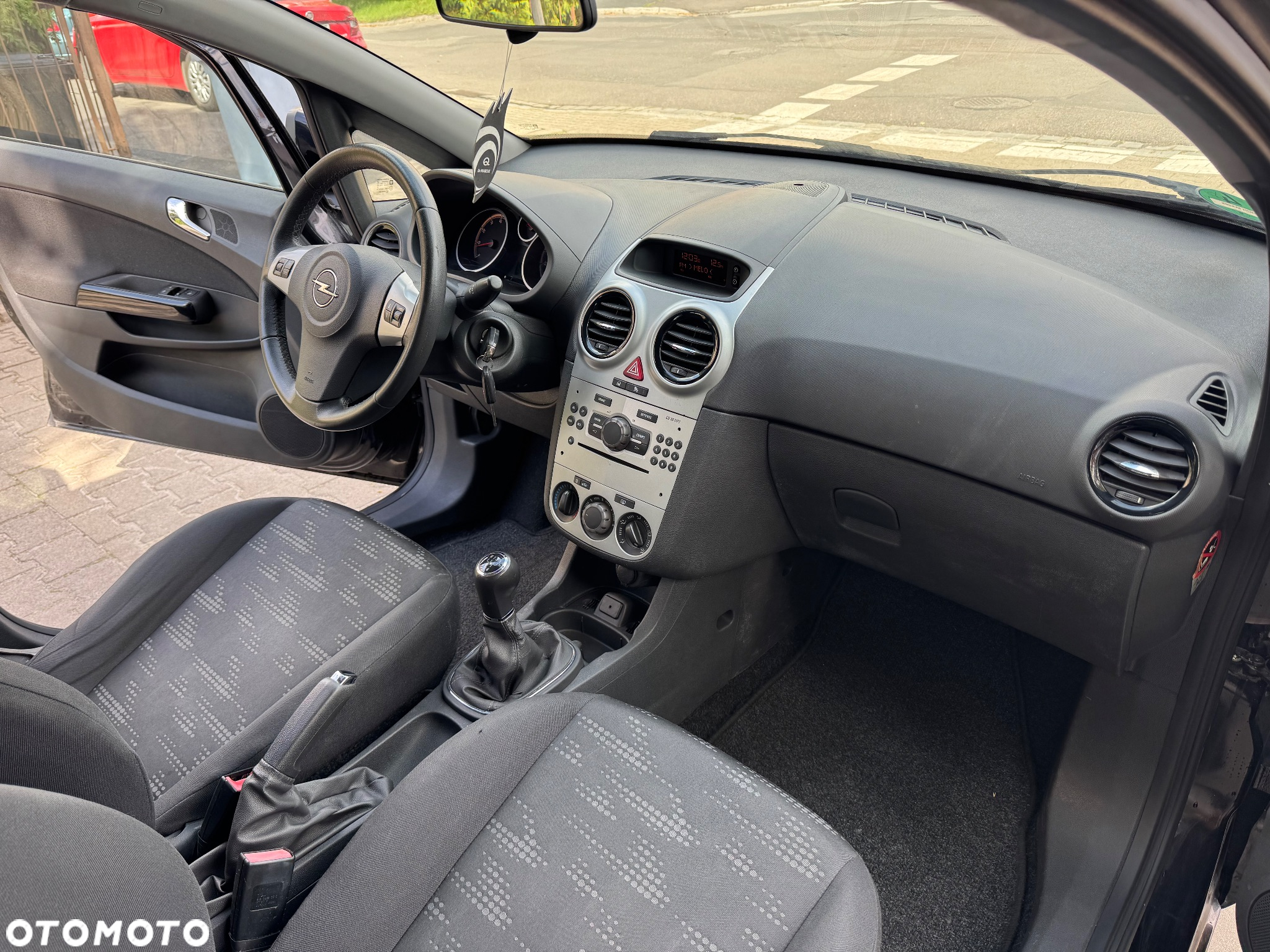 Opel Corsa 1.4 16V Satellite - 7