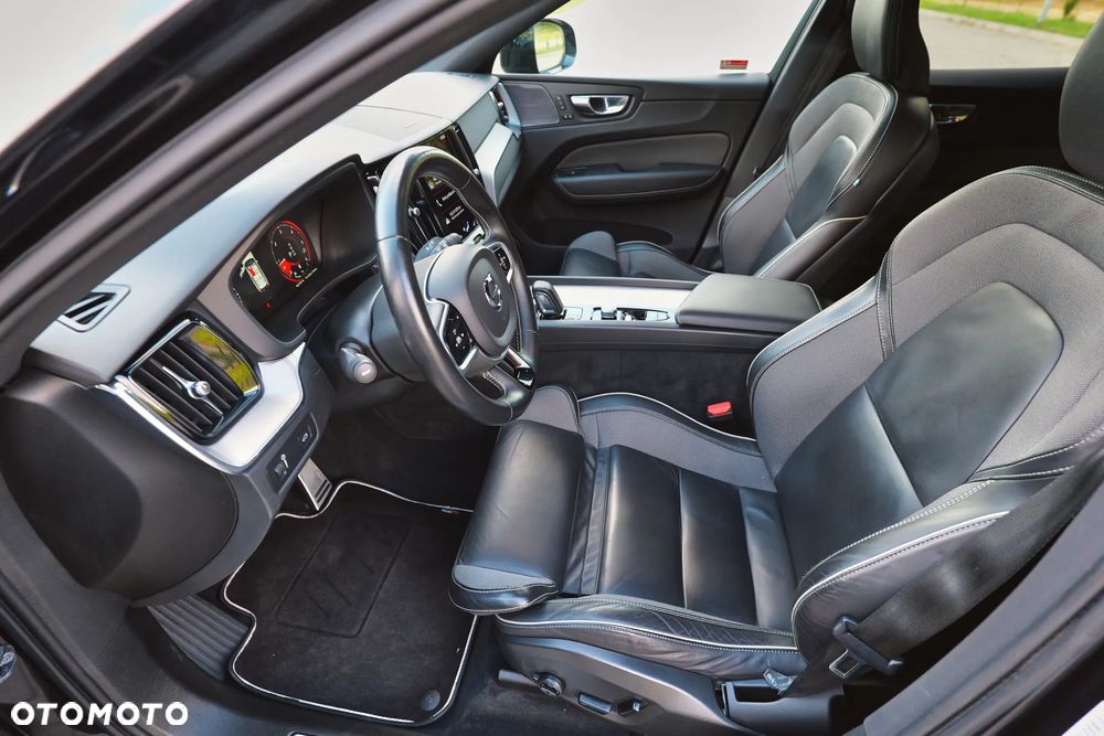 Volvo XC 60 B5 D AWD R-Design - 16