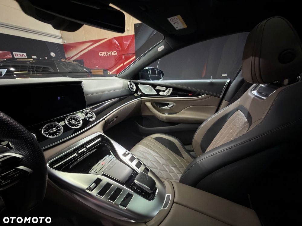 Mercedes-Benz AMG GT 53 4-Matic+ - 23