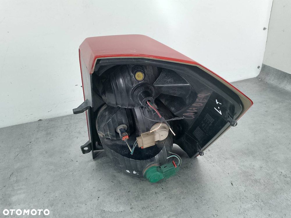 LAMPA TYLNA LEWA DODGE CALIBER 05303753  05160361  05303881 - 3
