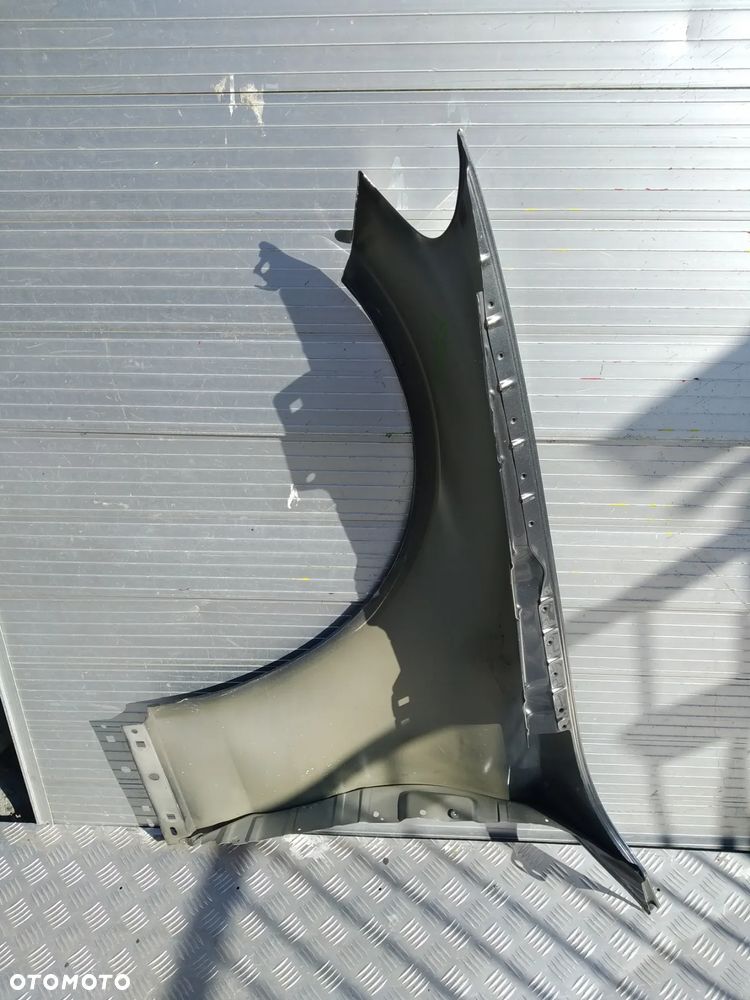 A862/F60/F582/F911/H208 PRAWY BŁOTNIK MERCEDES W205 - 10