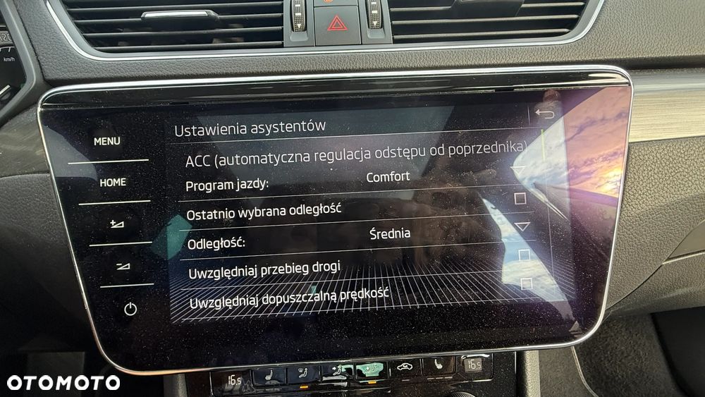 Skoda Superb 2.0 TDI Style DSG - 29