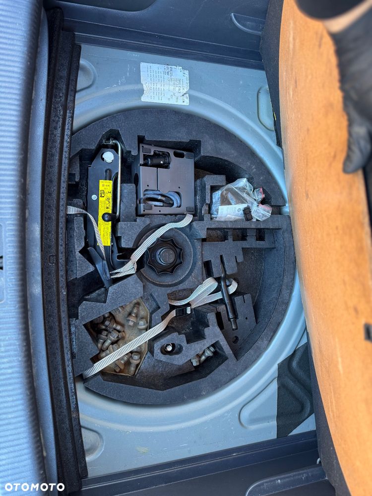 Volkswagen Golf Plus 2.0 TDI DPF DSG CrossGolf - 16