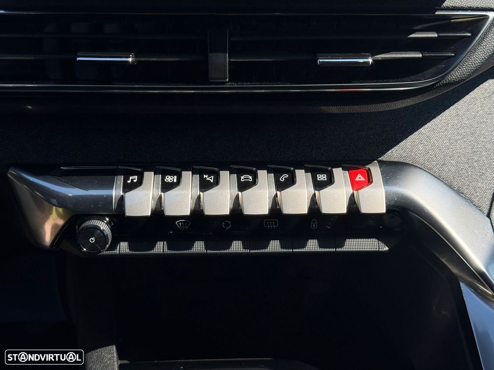 Peugeot 3008 1.5 BlueHDi Allure EAT8 - 37