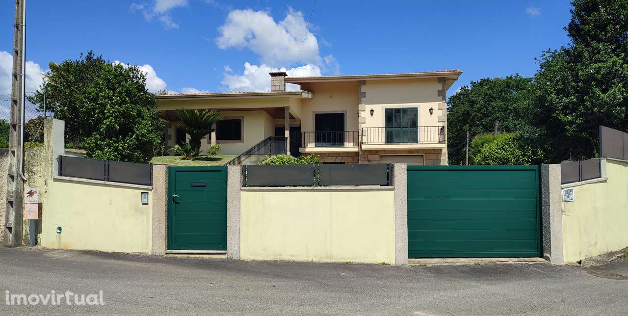 Moradia individual T4 em Lago, Amares - Grande imagem: 4/36