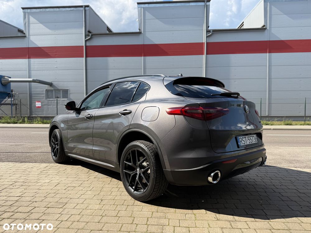 Alfa Romeo Stelvio - 10