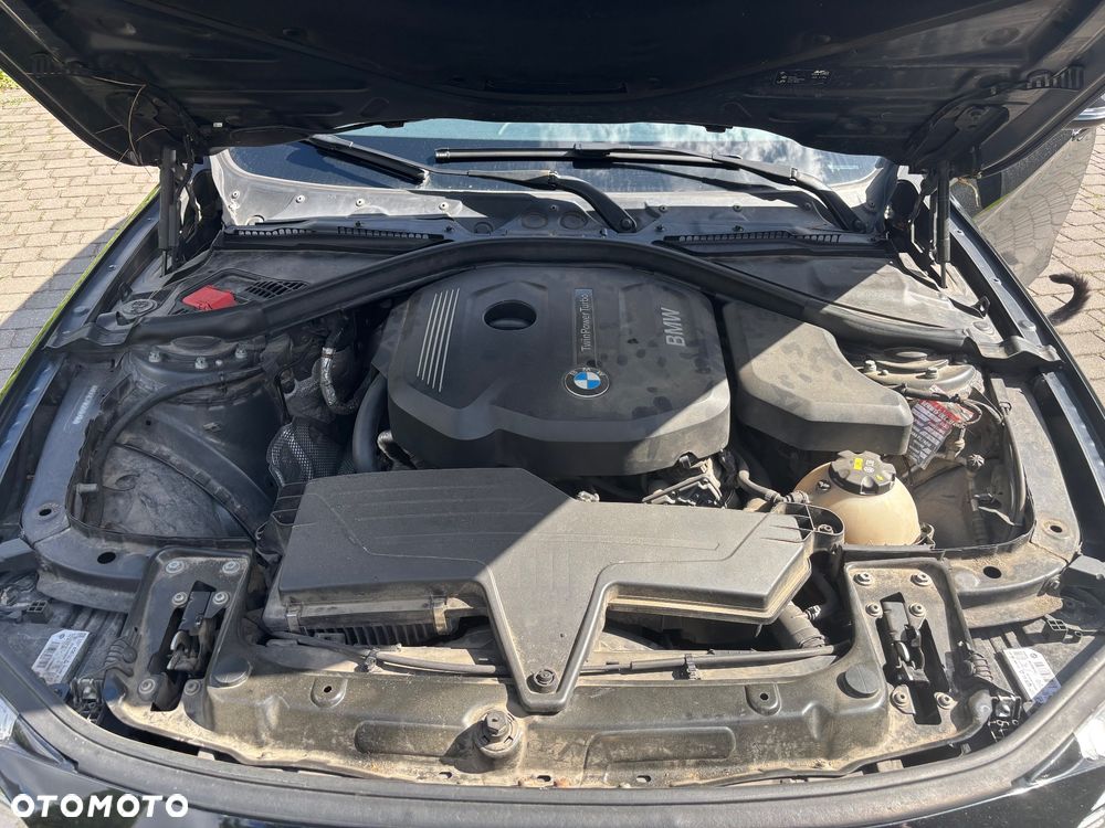 BMW Seria 3 318i - 14