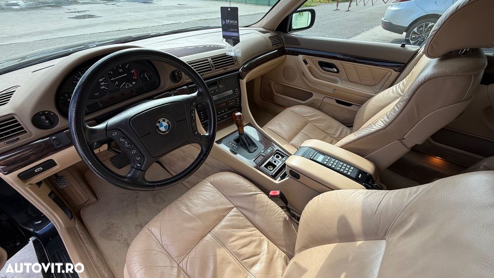BMW Seria 7 - 11