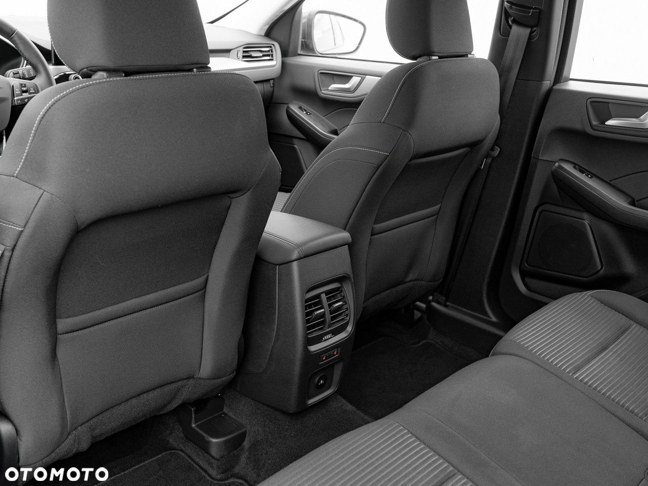 Ford Kuga 1.5 EcoBoost FWD Titanium - 24