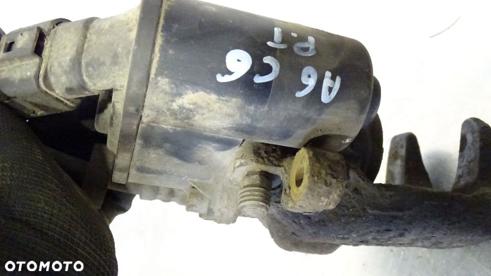 ZACISK HAMULCA PRAWY TYŁ AUDI A6 C6 2.7TDI - 4