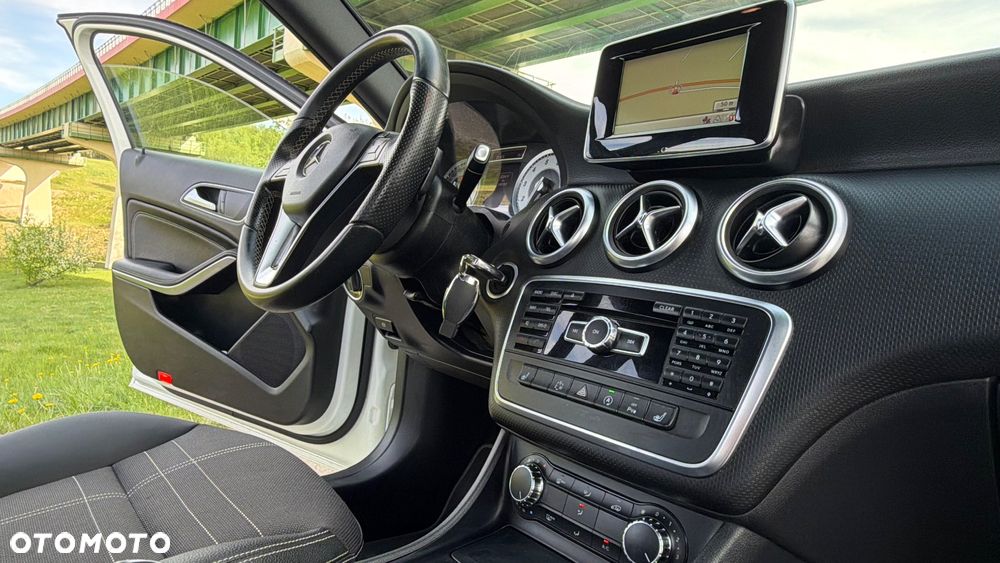 Mercedes-Benz Klasa A 180 7G-DCT SCORE - 26