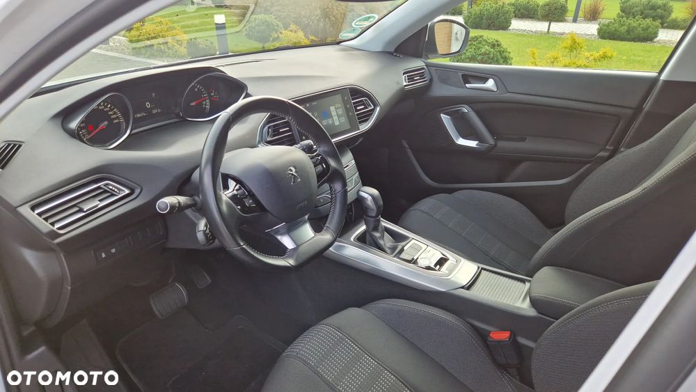 Peugeot 308 ver-1-6-bluehdi-allure-s-s-eat6 - 13