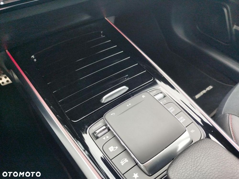 Mercedes-Benz GLB - 15