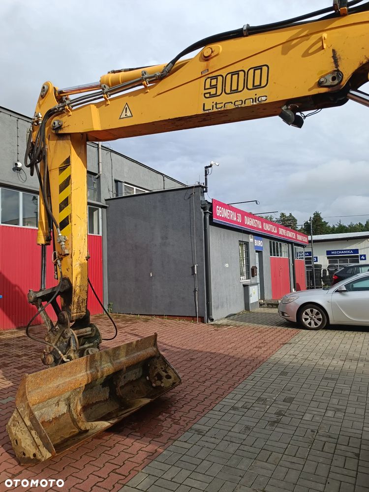 Liebherr A 900 C - 11
