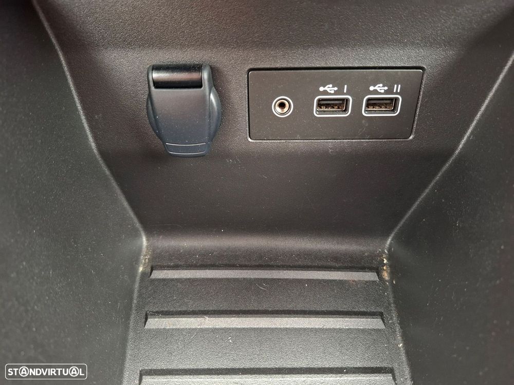 Renault Clio 1.0 TCe Evolution — fotografia 19