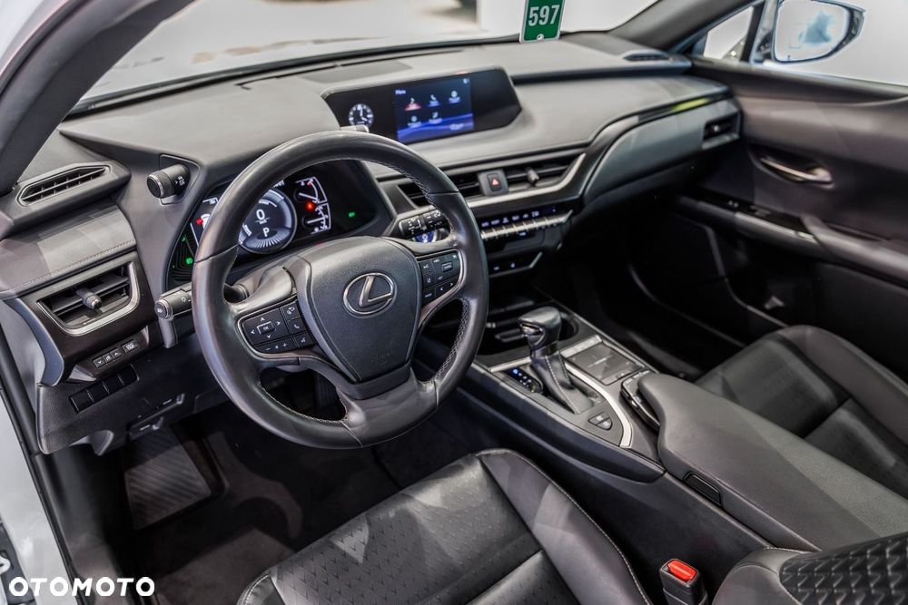 Lexus UX - 28