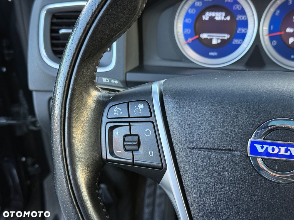 Volvo V60 T6 AWD Geartronic RDesign - 21