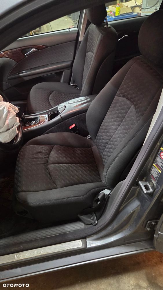 Mercedes-Benz Klasa E 200 Kompressor Classic Sport Edition - 12