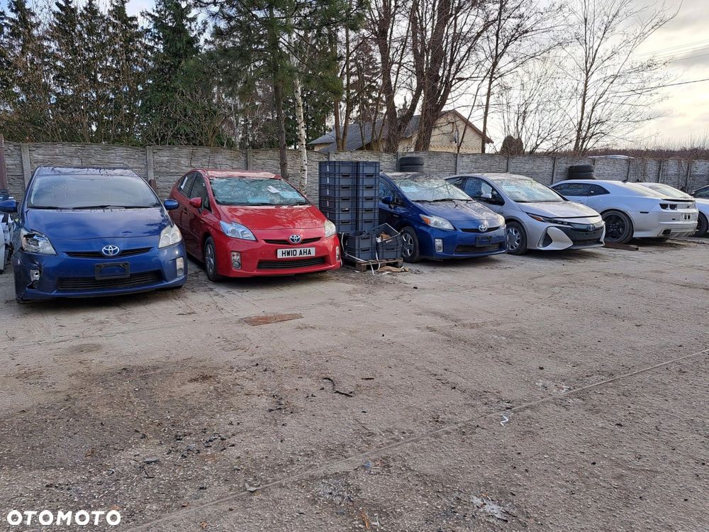 Toyota Prius III zakończenie progu lewy tył chlapacz 65632-47041 - 6