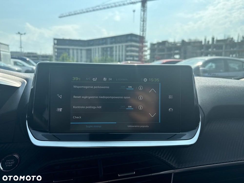Peugeot 2008 50kWh Allure - 21