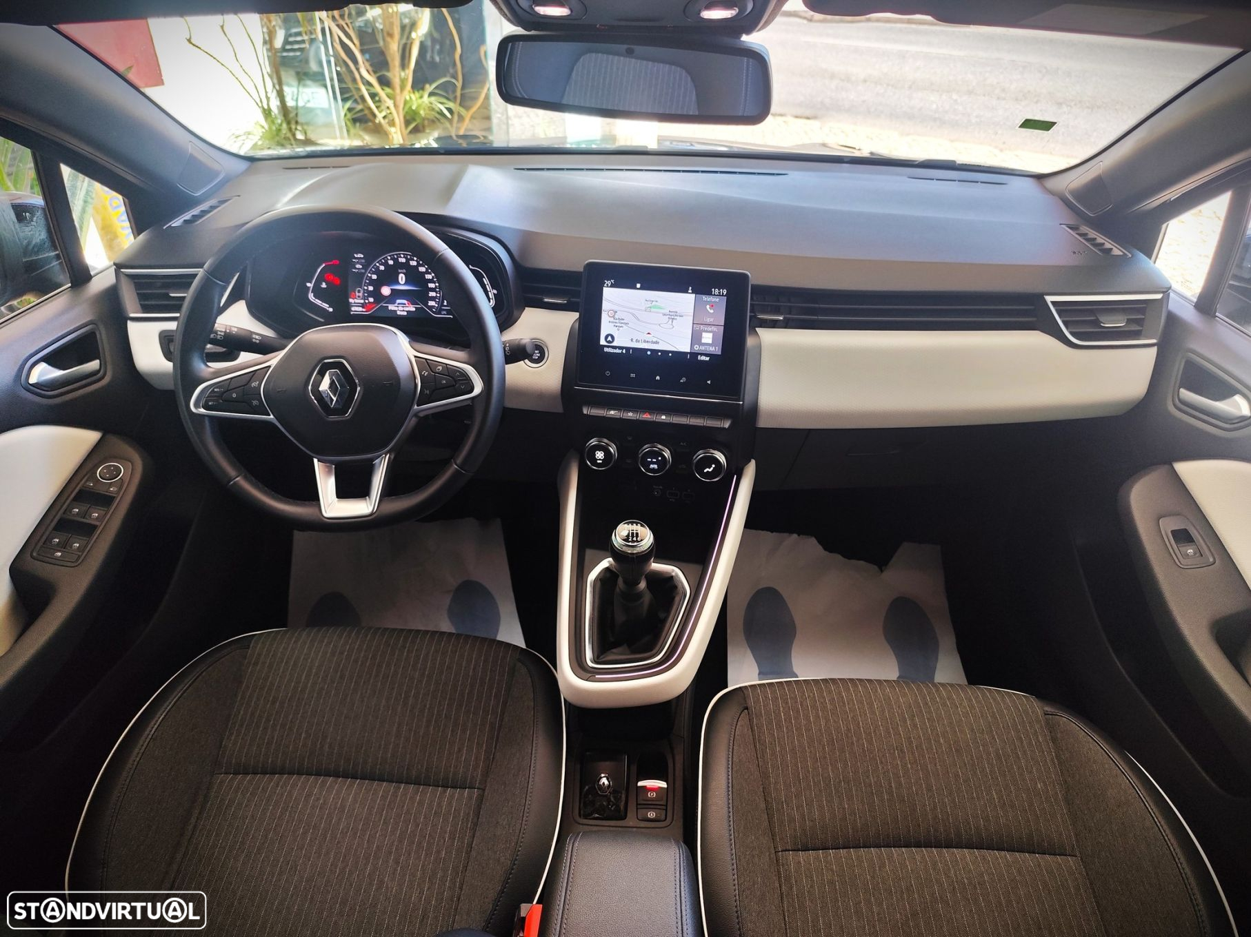 Renault Clio 1.0 TCe Limited Bi-Fuel - 4