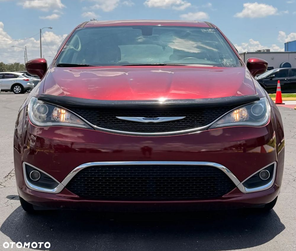 Chrysler Pacifica - 10