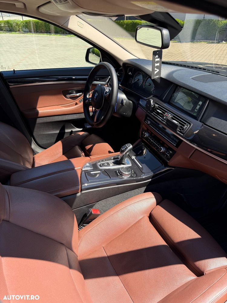 BMW Seria 5 530d xDrive AT - 9