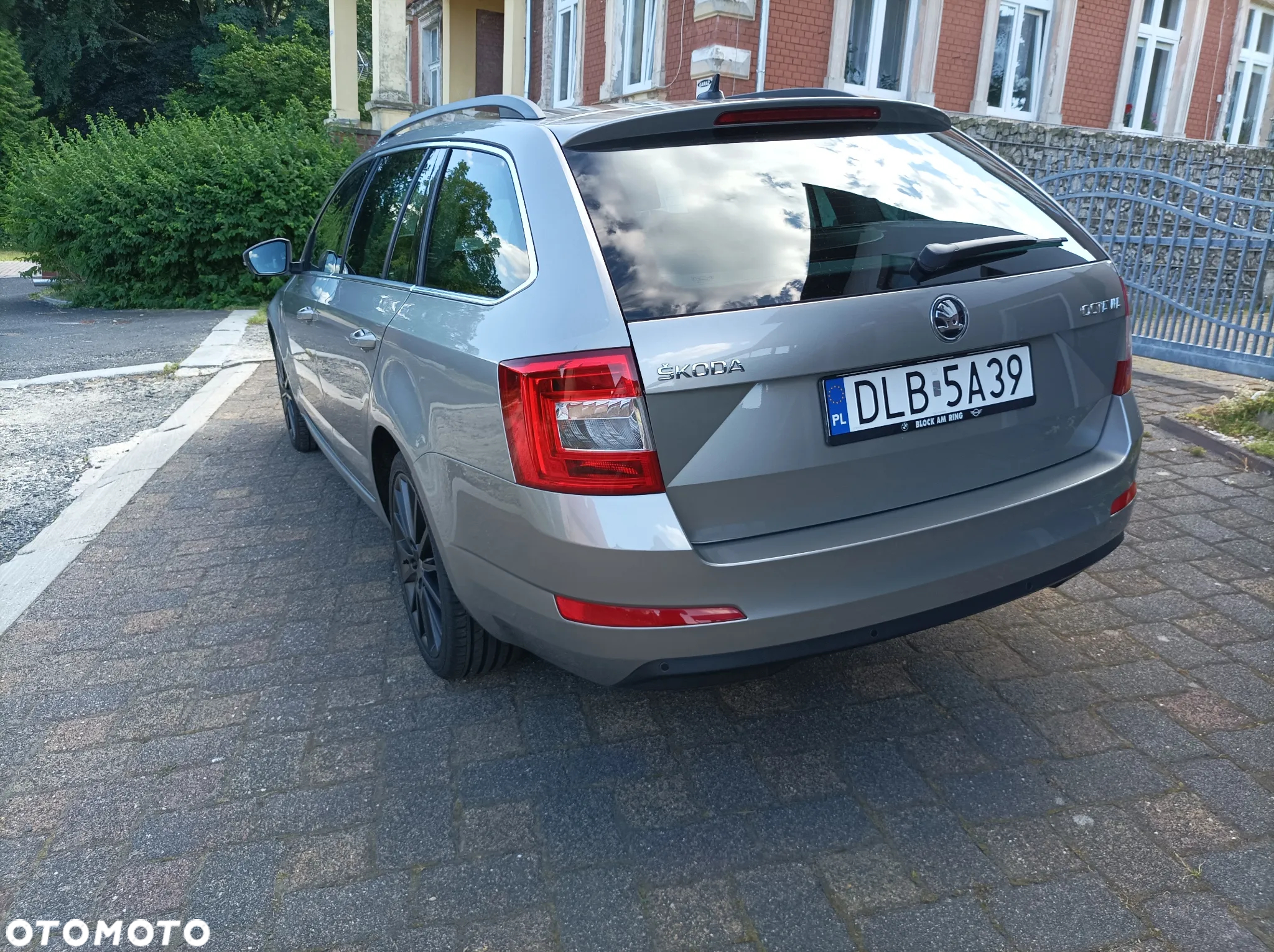 Skoda Octavia 1.8 TSI DSG L&K - 9