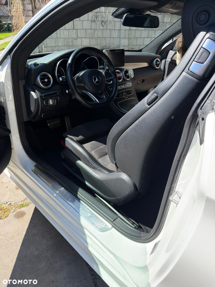 Mercedes-Benz Klasa C 200 4Matic 9G-TRONIC AMG Line - 14
