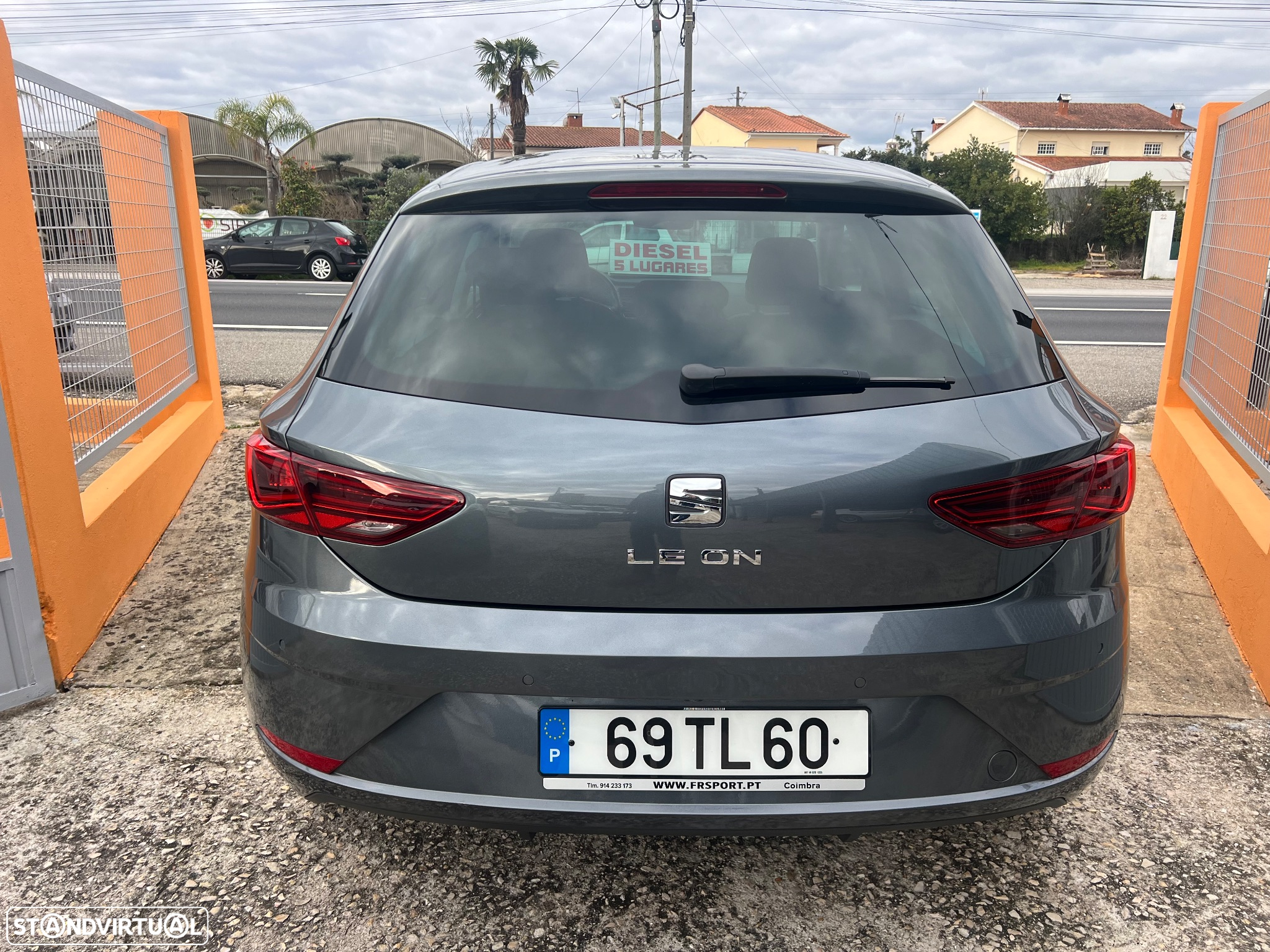 SEAT Leon 1.6 TDI FR S/S - 11