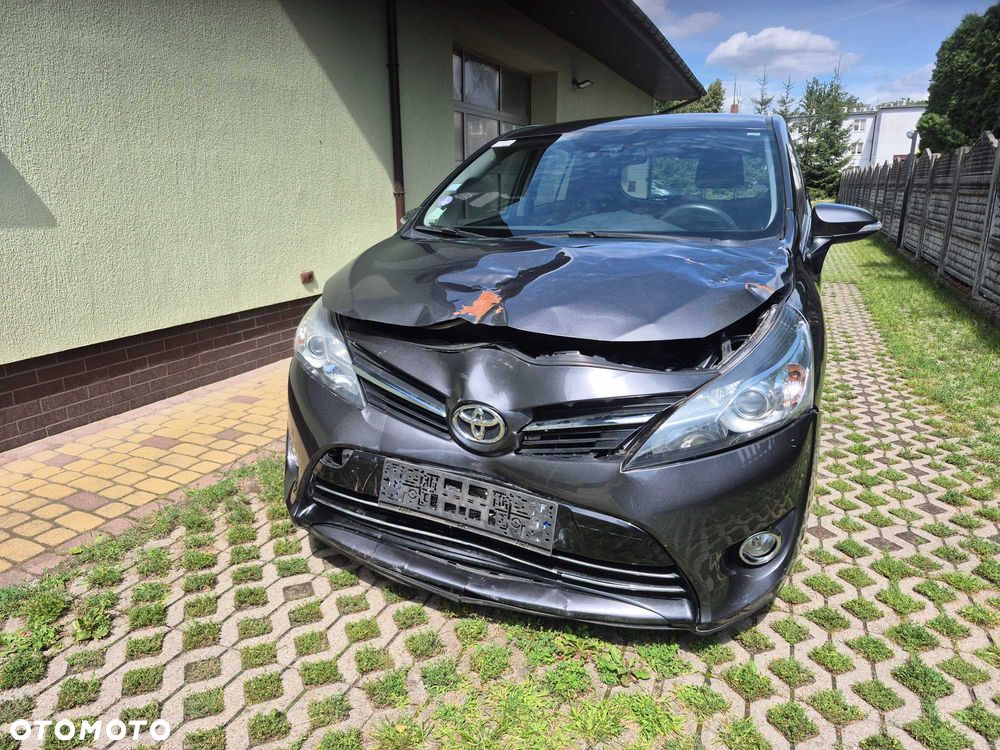 Toyota Verso 2016 photo 2