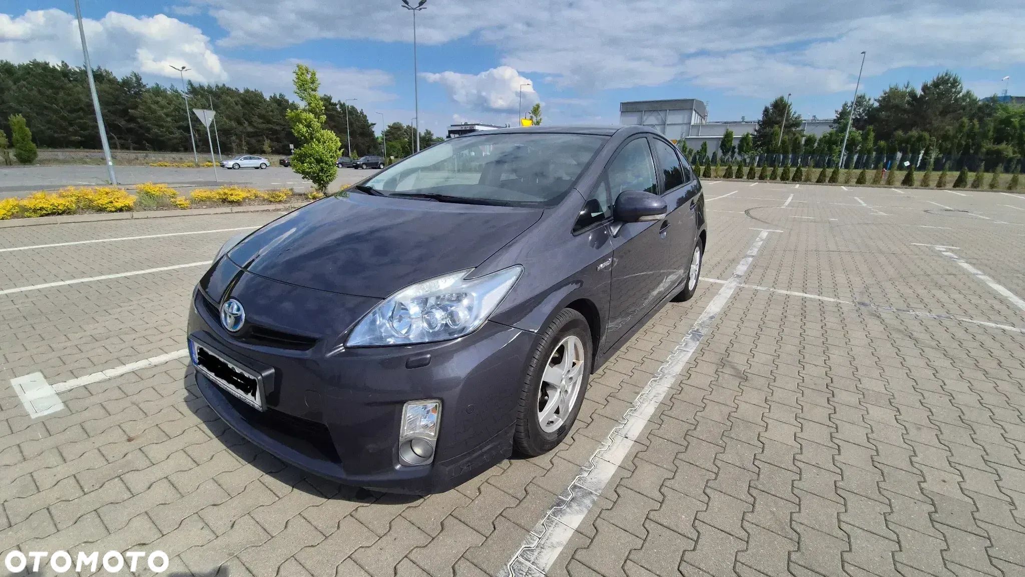 Toyota Prius (Hybrid) Executive - 1